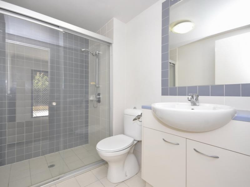 70 Norman Crescent, Norman Park QLD 4170