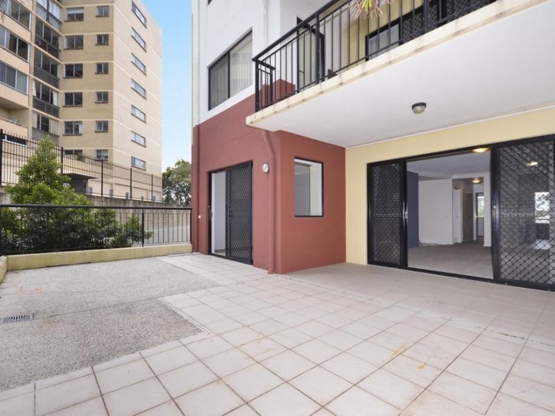 70 Norman Crescent, Norman Park QLD 4170