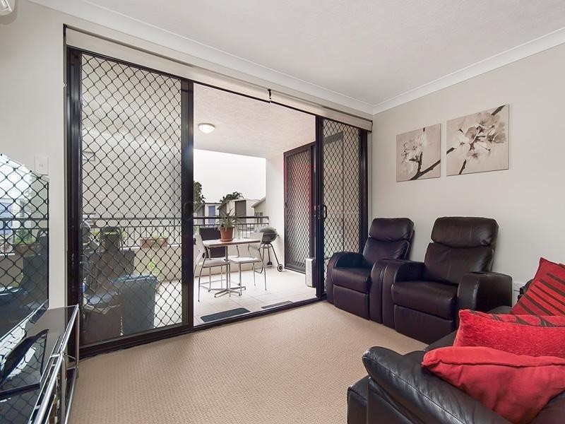 35 Hamilton Road, Moorooka QLD 4105