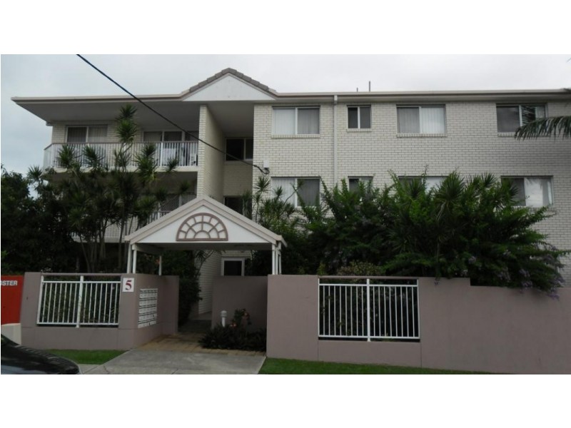 5 Lloyd Street, Southport QLD 4215