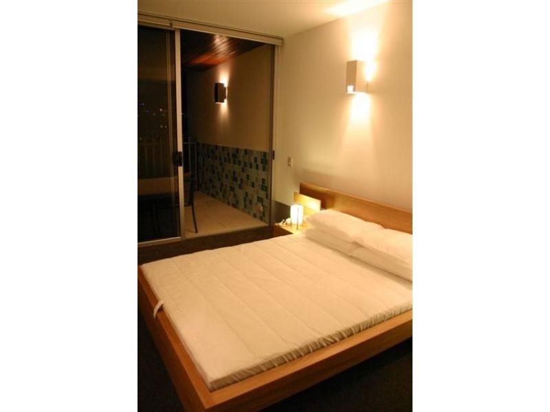 8 Skyring Terrace, Teneriffe QLD 4005