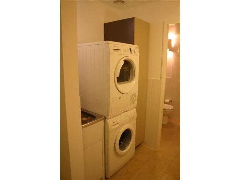 8 Skyring Terrace, Teneriffe QLD 4005