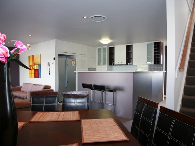 80 Moolyyir Steet, Urangan QLD 4655