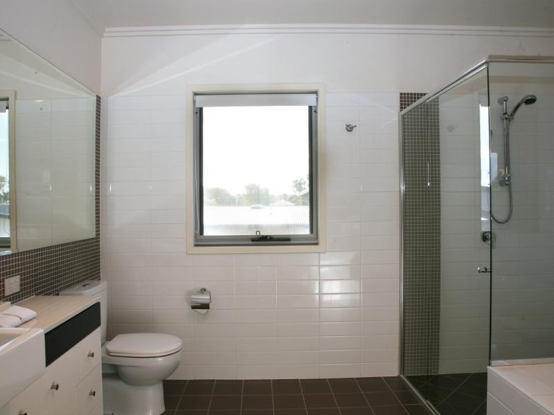 80 Moolyyir Steet, Urangan QLD 4655