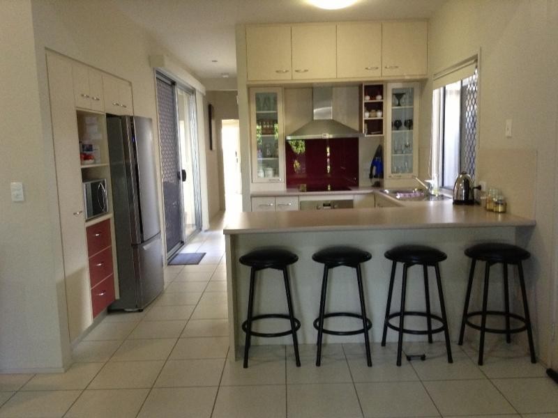 2 Grand Parade, Kawana Island QLD 4575