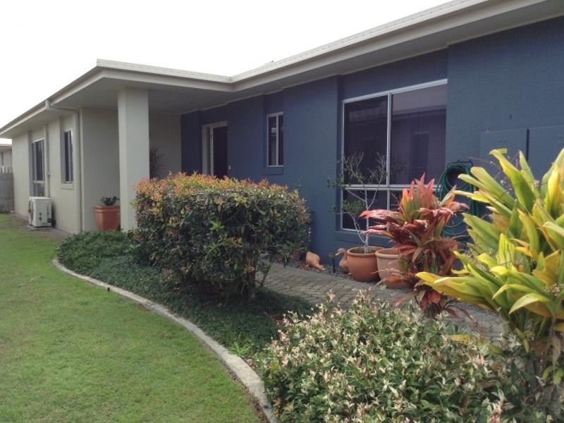 2 Grand Parade, Kawana Island QLD 4575