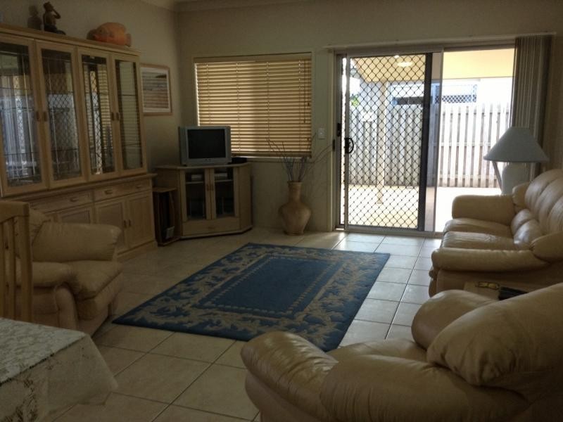 2 Grand Parade, Kawana Island QLD 4575