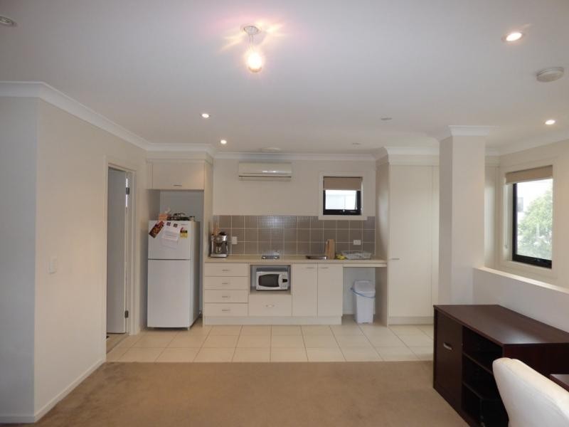 16 Surbiton Court, Carindale QLD 4152