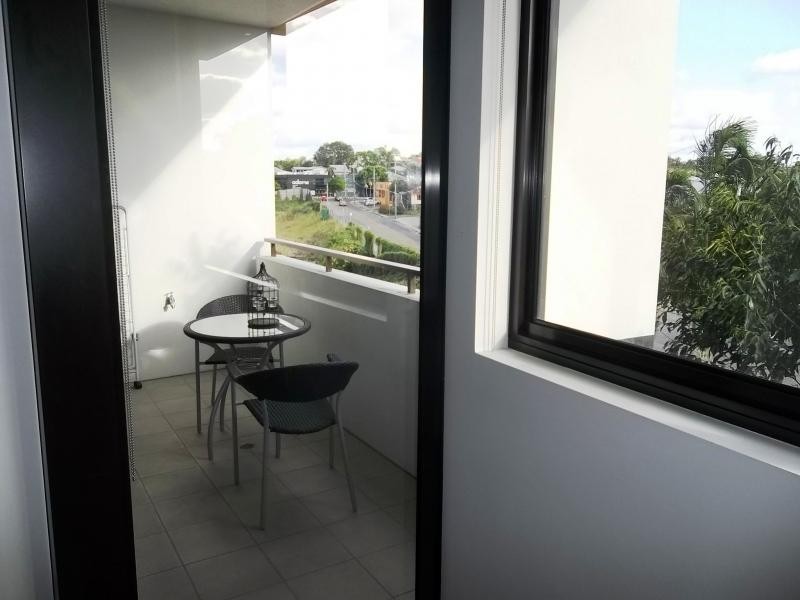 10 Pidgeon Close, West End QLD 4101