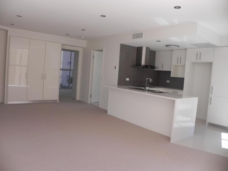 87 Marine Parade, Redcliffe QLD 4020