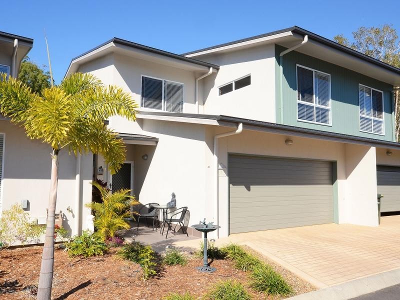 71 Elizabeth st, Urangan QLD 4655