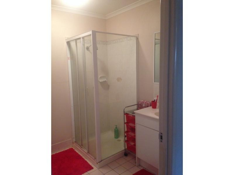 30 Meadowlands Rd, Carindale QLD 4152