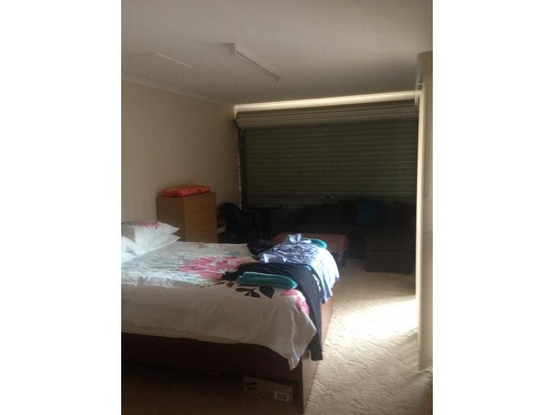 30 Meadowlands Rd, Carindale QLD 4152