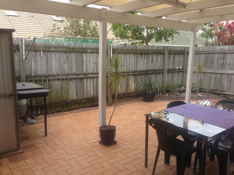 30 Meadowlands Rd, Carindale QLD 4152