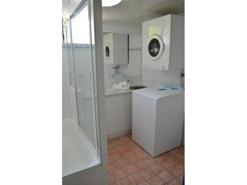 38 Enderley Ave, Surfers Paradise QLD 4217