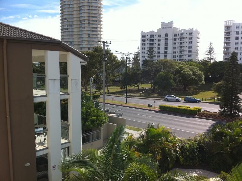 1880 GOLD COAST HIGHWAY, Burleigh Heads QLD 4220