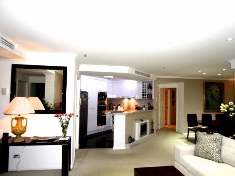 8 Goodwin Street, Kangaroo Point QLD 4169