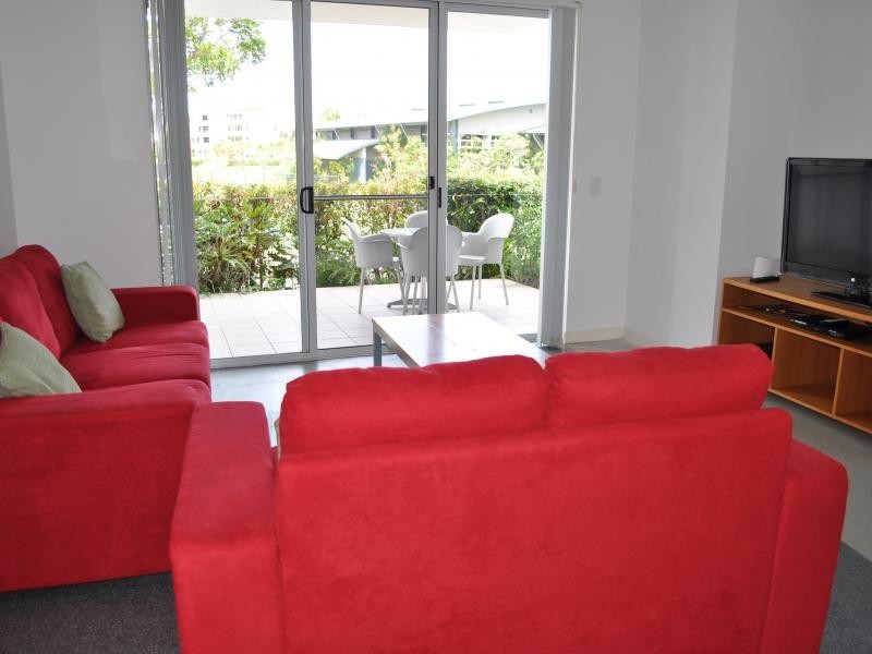 98 University Drive, Varsity Lakes QLD 4227