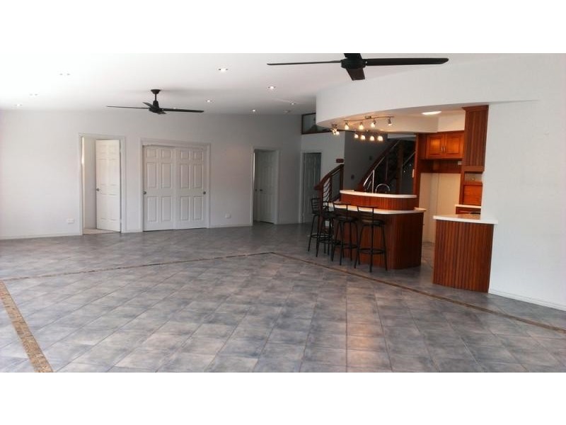 3 COLUMBIA CRT, Newport QLD 4020