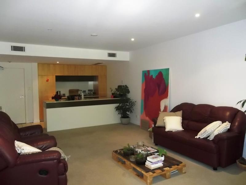 10 Pidgeon Close, West End QLD 4101