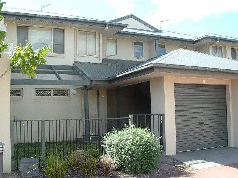 1 Ibis Boulevard, Eli Waters QLD 4655
