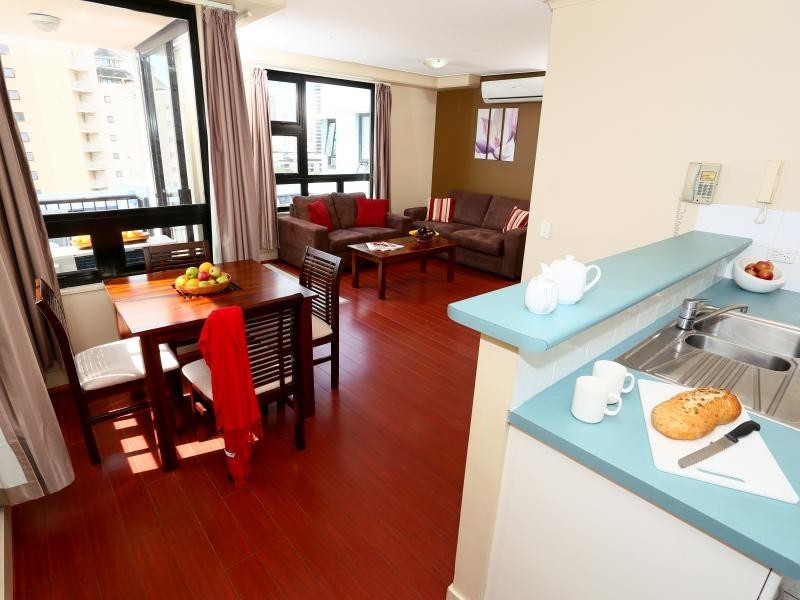 32 Surf Parade, Broadbeach QLD 4218