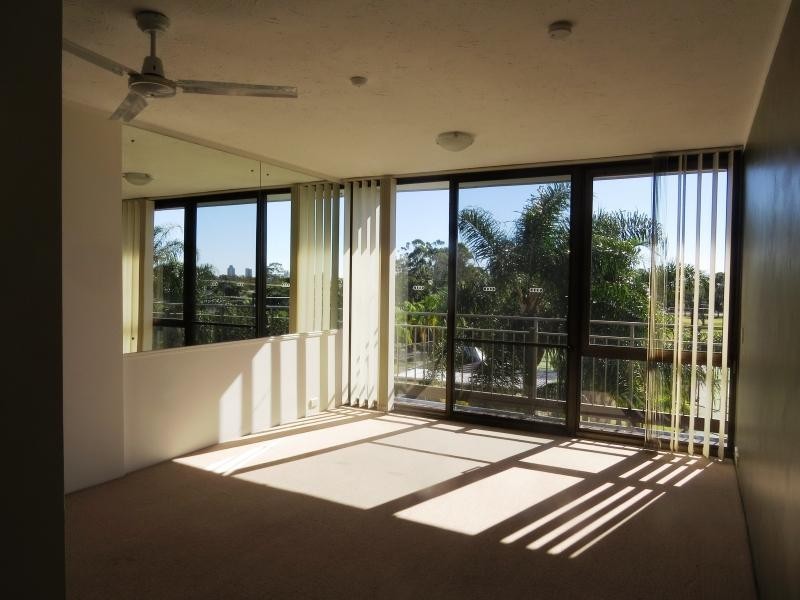 Clear Island Waters QLD 4226