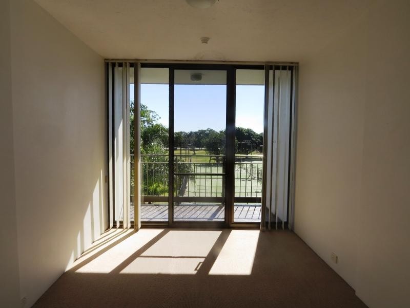 Clear Island Waters QLD 4226