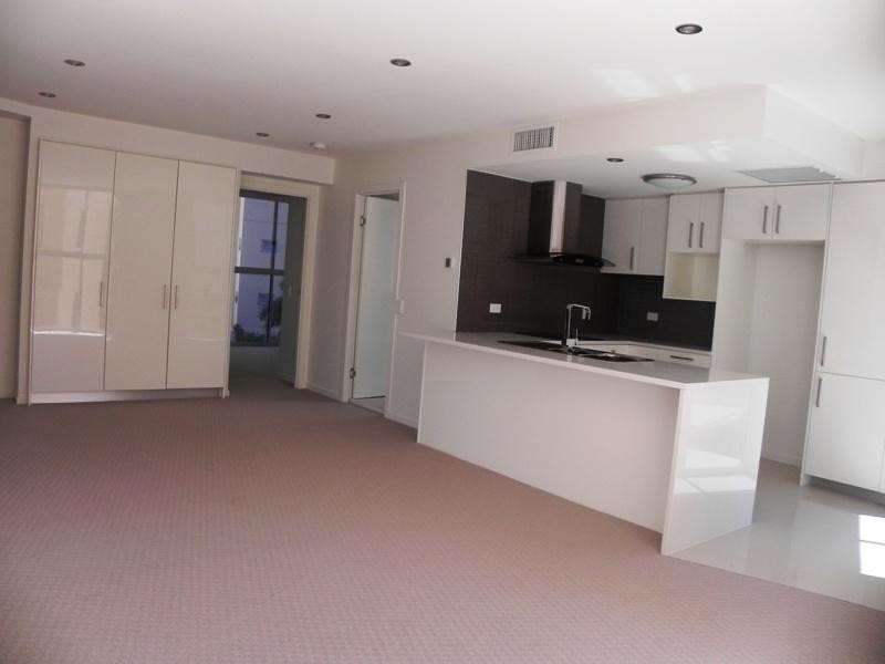 87 Marine Parade, Redcliffe QLD 4020