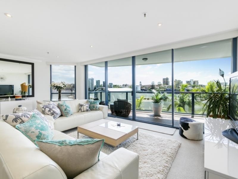 8 Goodwin Street, Kangaroo Point QLD 4169