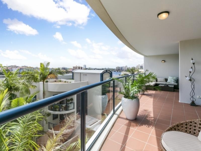 8 Goodwin Street, Kangaroo Point QLD 4169