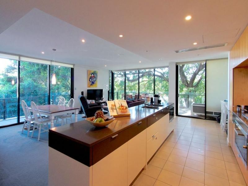 10 Pidgeon Cl., West End QLD 4101