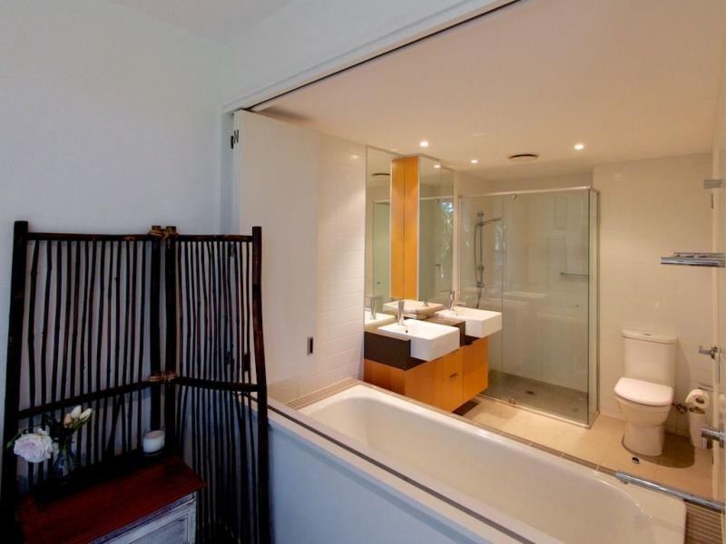 10 Pidgeon Cl., West End QLD 4101