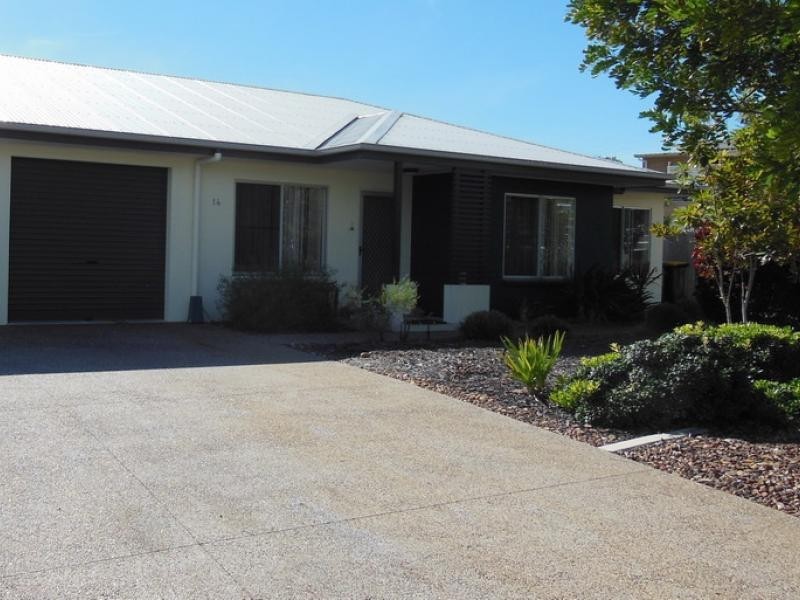 230 Pulgul St, Urangan QLD 4655