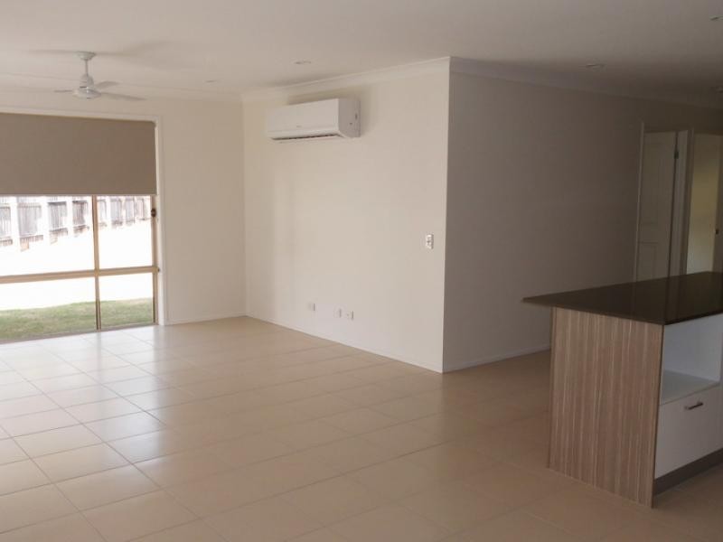 230 Pulgul St, Urangan QLD 4655