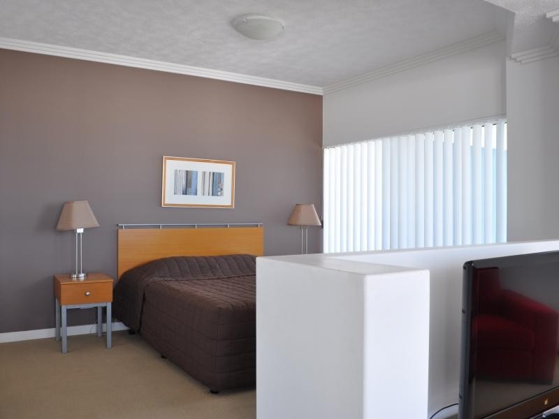 98 University Drive, Varsity Lakes QLD 4227