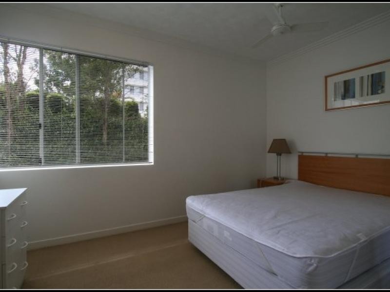 98 University Drive, Varsity Lakes QLD 4227