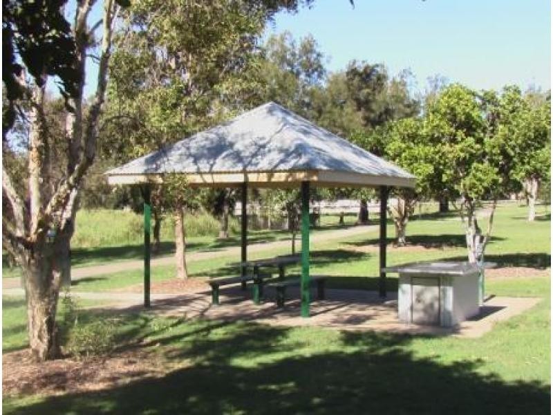 16 Surbiton Court, Carindale QLD 4152