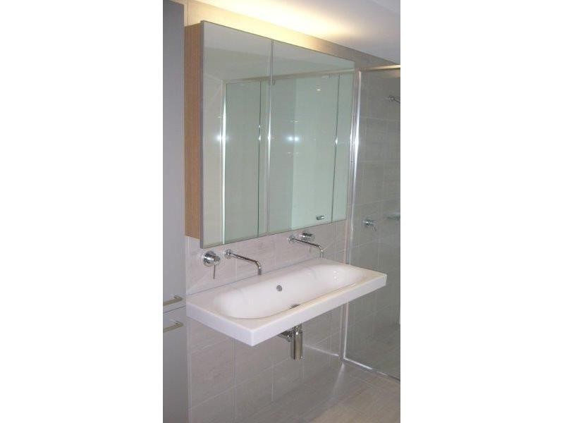 6 Mariners Drive, Townsville City QLD 4810