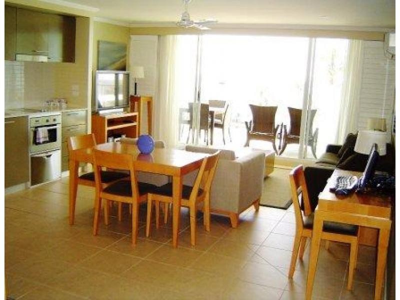 569 The Esplanade, Urangan QLD 4655