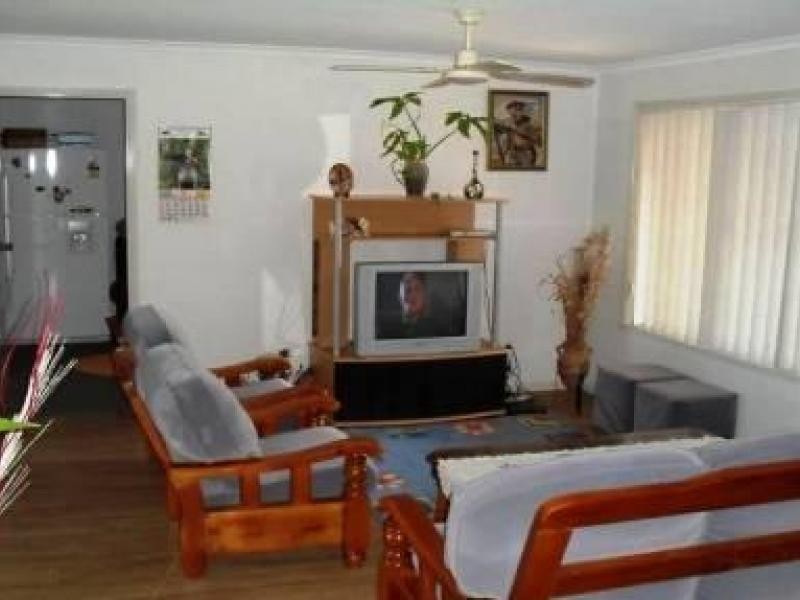 74 Drummond St, Urangan QLD 4655