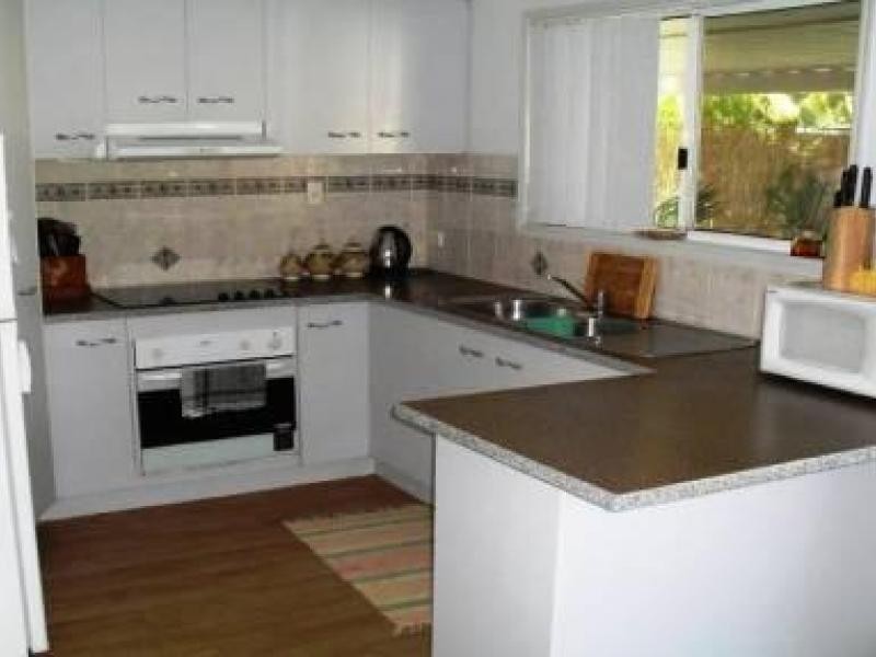 74 Drummond St, Urangan QLD 4655