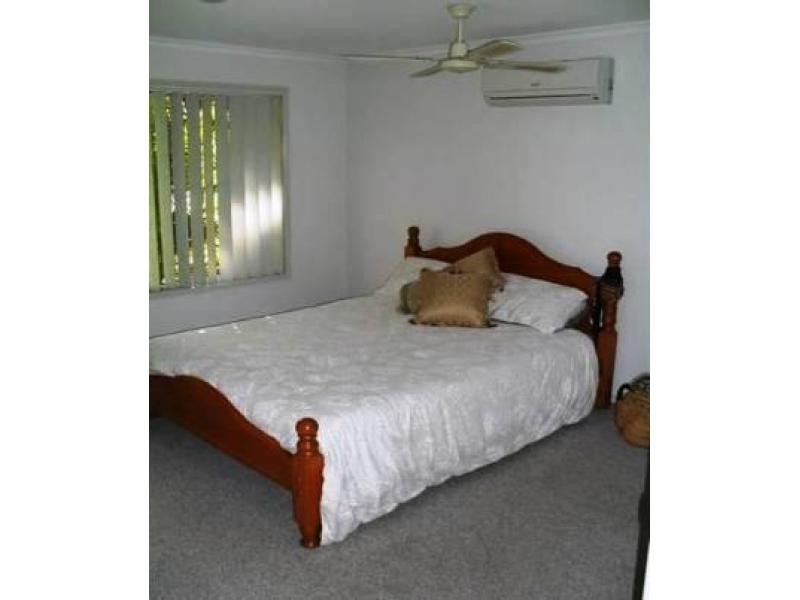 74 Drummond St, Urangan QLD 4655