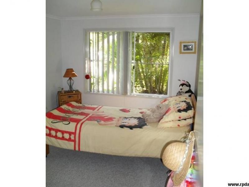74 Drummond St, Urangan QLD 4655