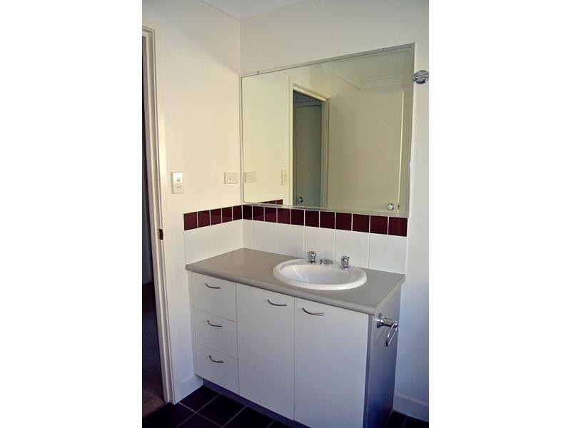 34-42 University Drive, Meadowbrook QLD 4131