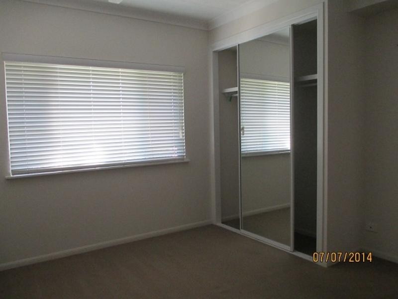 42 Warburton Street, North Ward QLD 4810