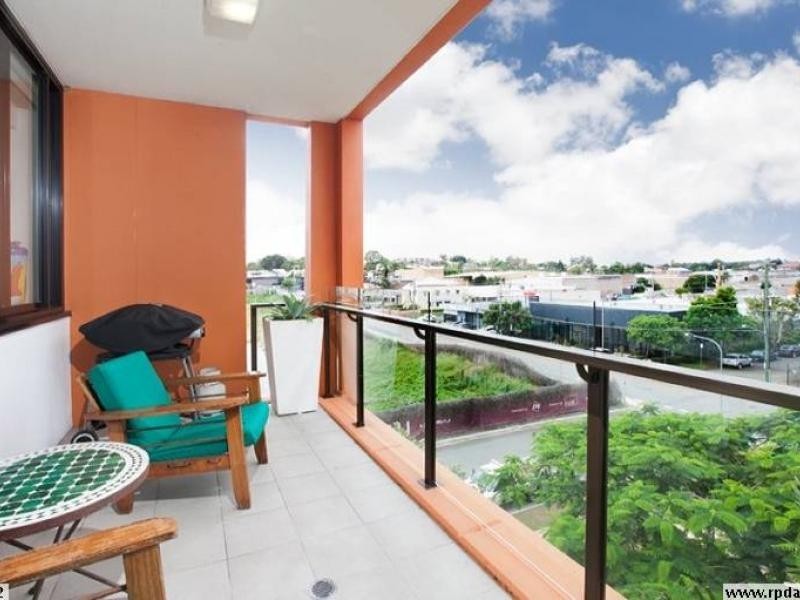 10 Pidgeon Close, West End QLD 4101