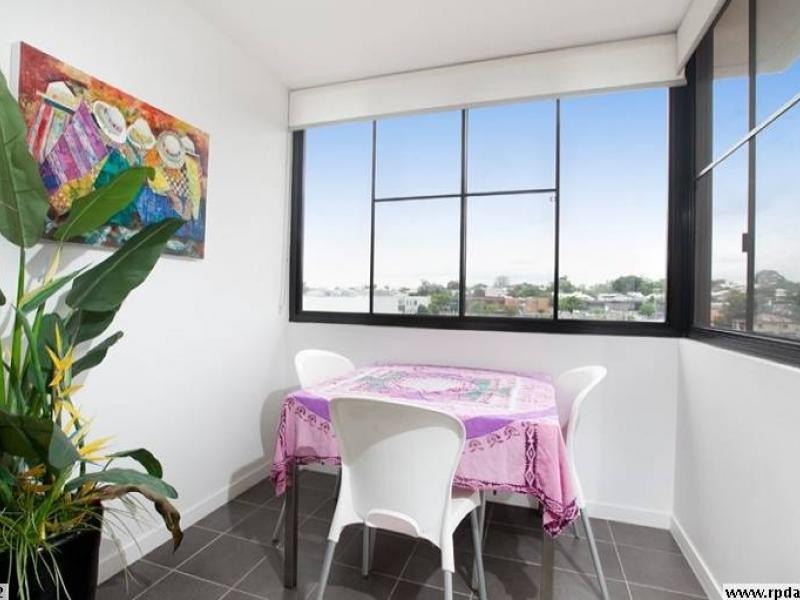 10 Pidgeon Close, West End QLD 4101