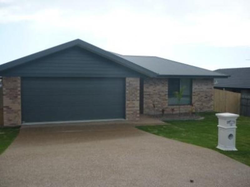 13 Mia Crt, Kawungan QLD 4655