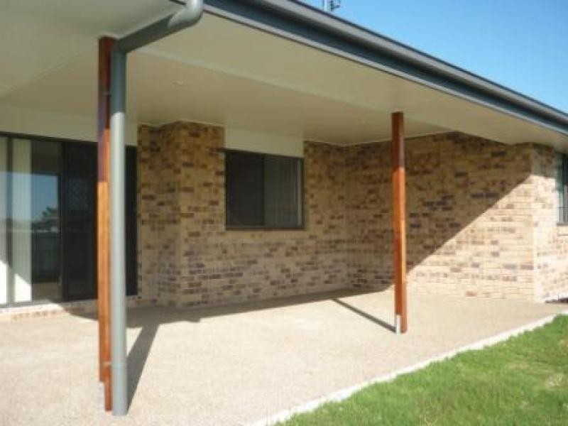 13 Mia Crt, Kawungan QLD 4655